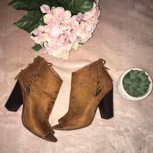 BOHO suede taupe booties!!